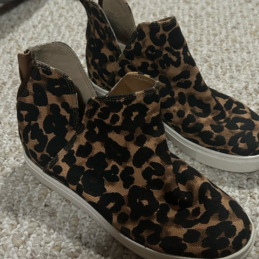 Steve Madden Brown and Black High-Top Sneakers